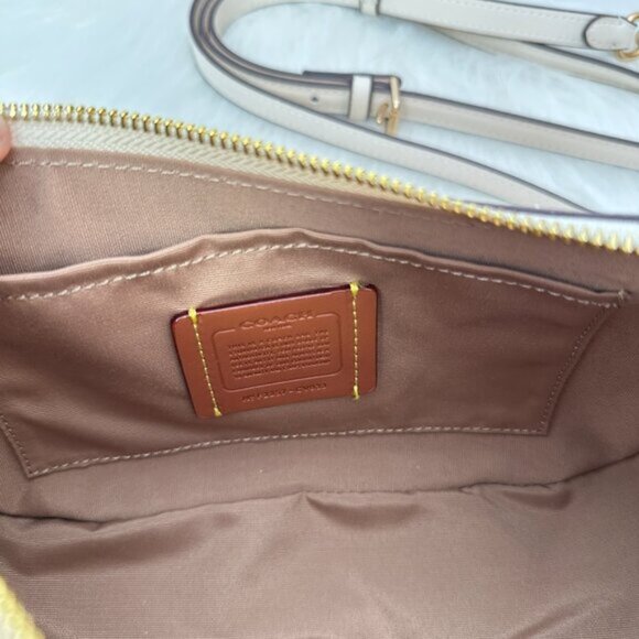 COACH Classic Old Flower White Underarm Bag